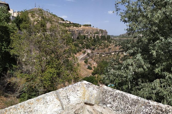 Guided tour: Cuenca + Cathedral - Meeting point at Mirando pa Cuenca, then straight into the old city feel