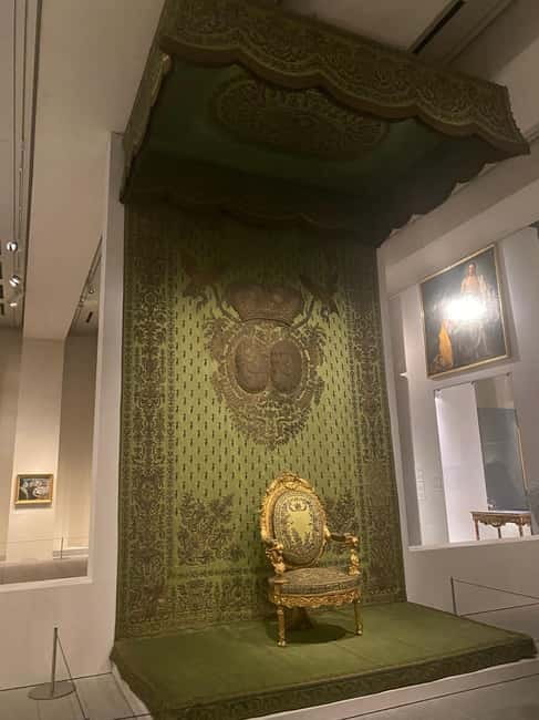 Guided Tour of The Royal Collections Gallery - Headsets and small-group pacing that keeps you comfortable