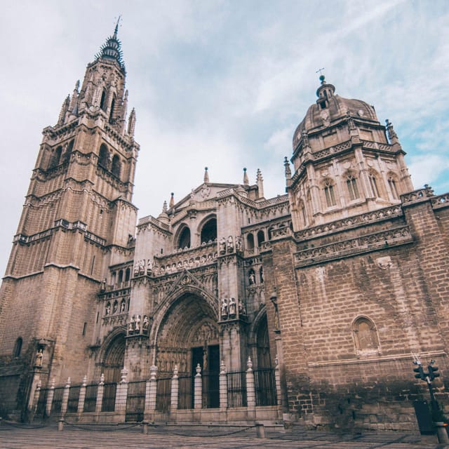 Guided tour of the Toledo Cathedral (Input no included) - Toledo Cathedral is French Gothic, but it keeps changing its mind