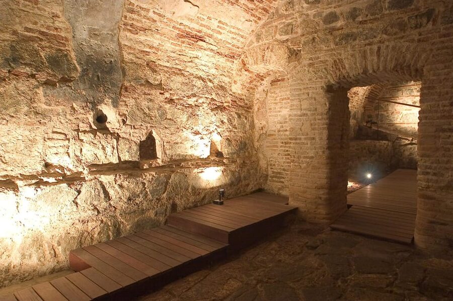 Guided Tour of Underground Toledo - Stop at the Holy Brotherhood dungeons in Posada de la Hermandad