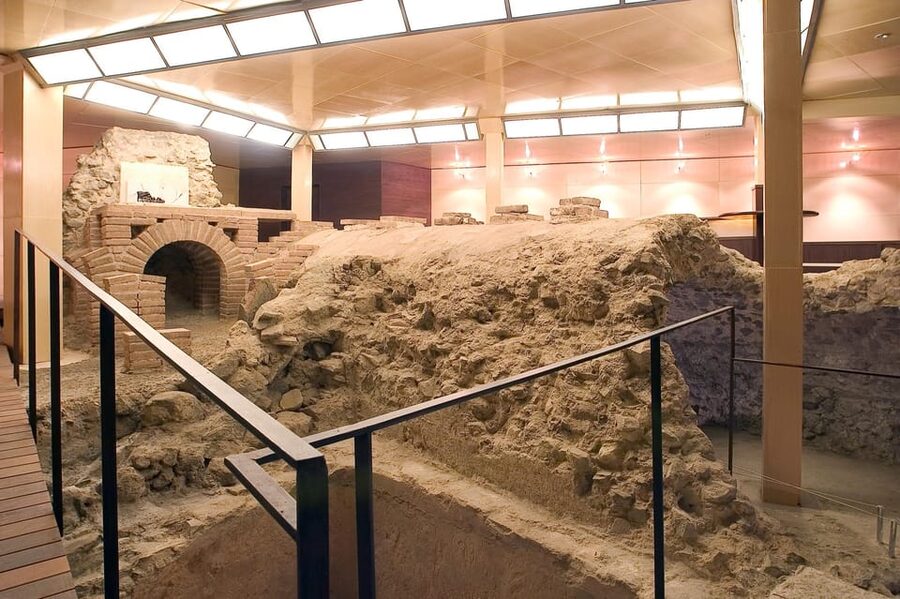 Guided Tour of Underground Toledo - Plaza del Salvador and the Well of the Savior story