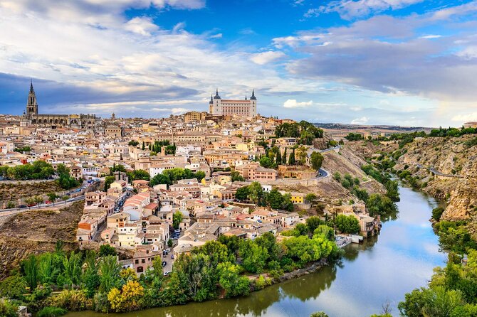 Half Day tour to Toledo from Madrid optional Santo Tome Church - Walking the Casco Histórico: How the Guide + Audio Setup Works