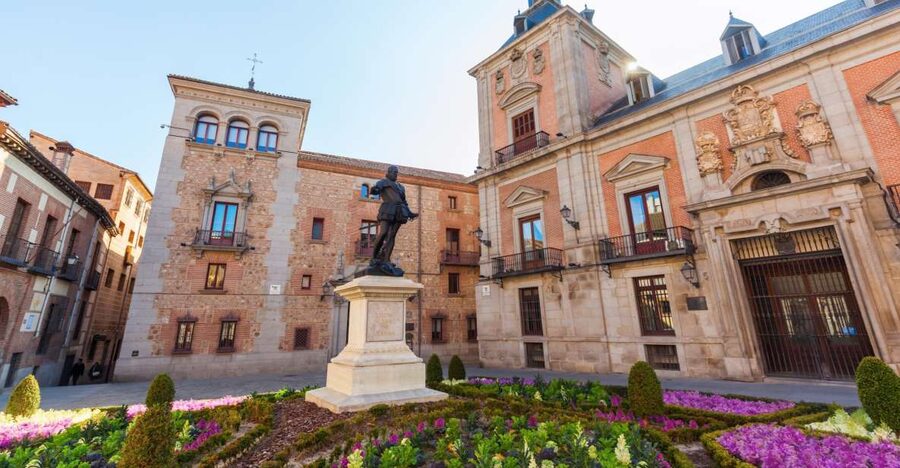 Highlights of Madrid: Walking Tour with Private Guide - San Francisco el Grande and La Latina: a big church and a neighborhood mood