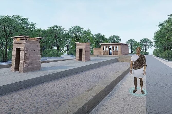 Historic Madrid Virtual Reality Experience with an Official Guide - Royal Palace area: military memory made easier to picture