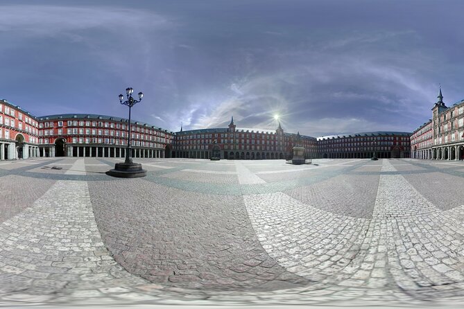 Historic Madrid Virtual Reality Experience with an Official Guide - Why the VR glasses add real value on this route