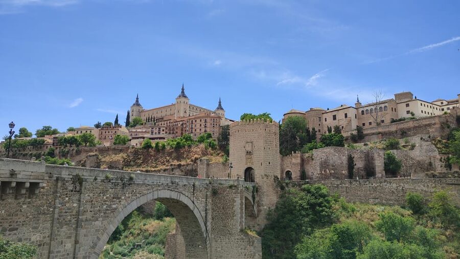 Historic Toledo: Cathedral and Museums in groups of maximum 10 people. - Catedral Primada: Gothic world highlights you can actually follow
