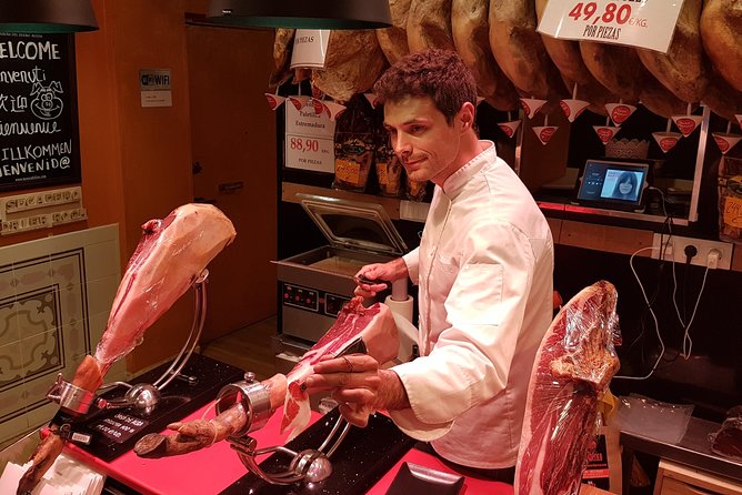 Iberian Ham and Wine Small Group Tour in Madrid - What you actually learn: Jamón Serrano vs Jamón Ibérico and how to judge quality