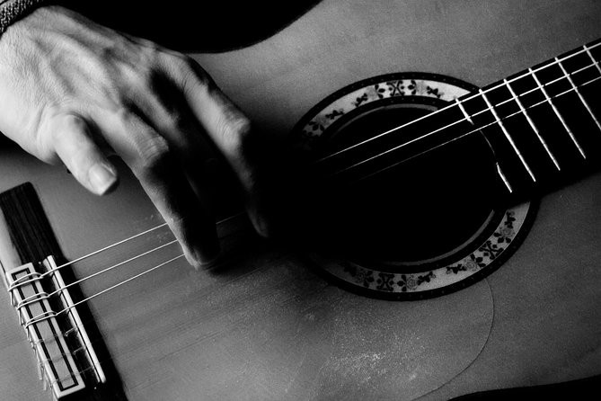 Intimate Flamenco Performance - Wine Included, but the Pace Stays Respectful