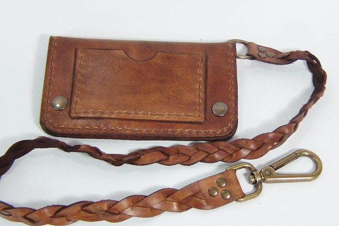 Leathercraft Workshop in the Rastro of Madrid - After the Workshop: Rastro Area Vibes and La Latina Shopping