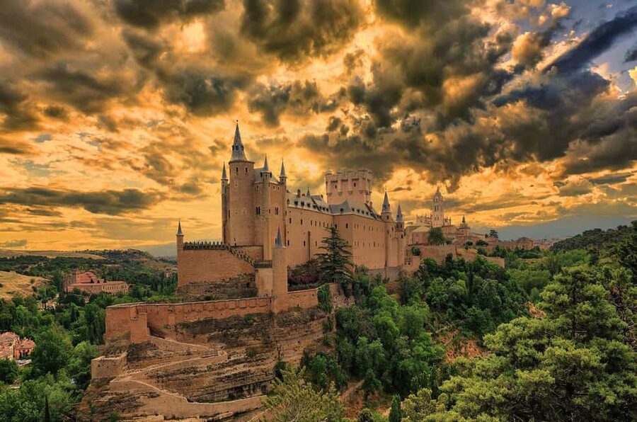 Legends and Mysteries of Segovia Tour - Where You Start by the Alcazar: Daoiz y Velarde Is the Right Mood Setter
