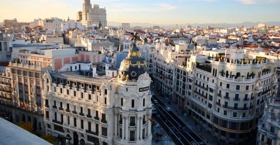 Madrid: 1.5-Hour City Highlights Guided Walking Tour - Why This 90-Minute Walk Works for First-Time Madrid