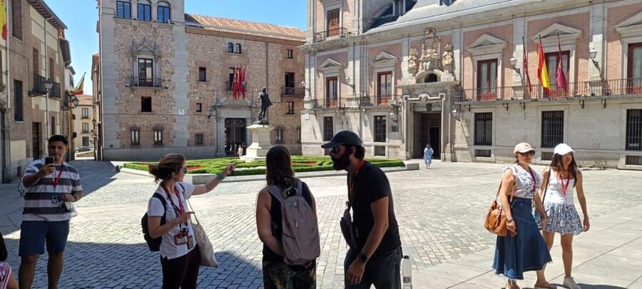Madrid: 1.5-Hour City Highlights Guided Walking Tour - Almudena Cathedral: Royal Madrid’s Religious Counterpart