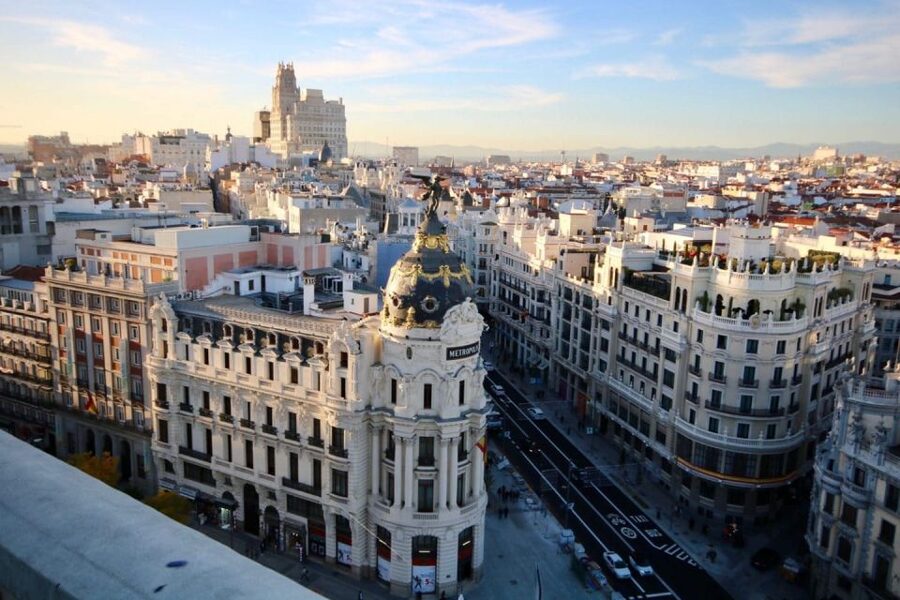 Madrid: 1.5-Hour City Highlights Guided Walking Tour - Barrio de las Letras and Casa de Cervantes: Walk Through the Writers’ Madrid