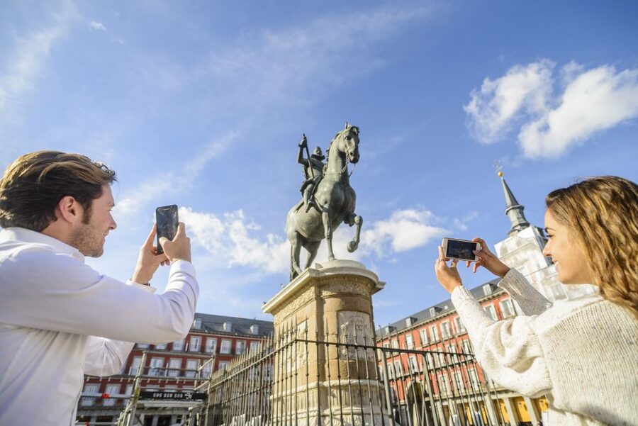 Madrid: 1.5-Hour Old Town Highlights Segway Tour - Starting at Calle de la Escalinata, then straight into viewpoints