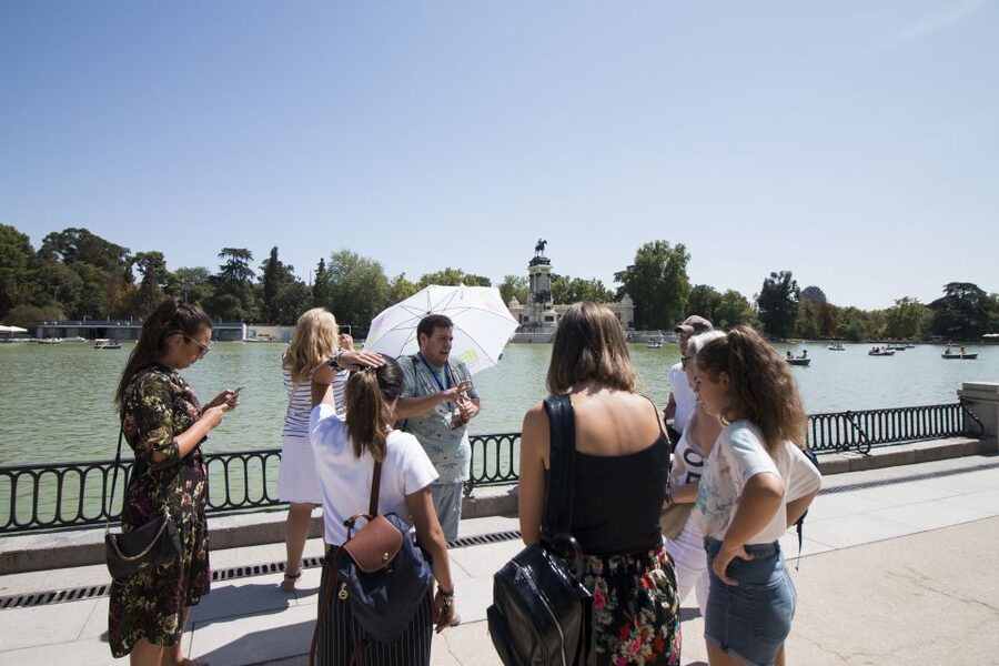 Madrid: 1.5-Hour Retiro Park Guided Walking Tour - Crystal Palace: the star stop with context