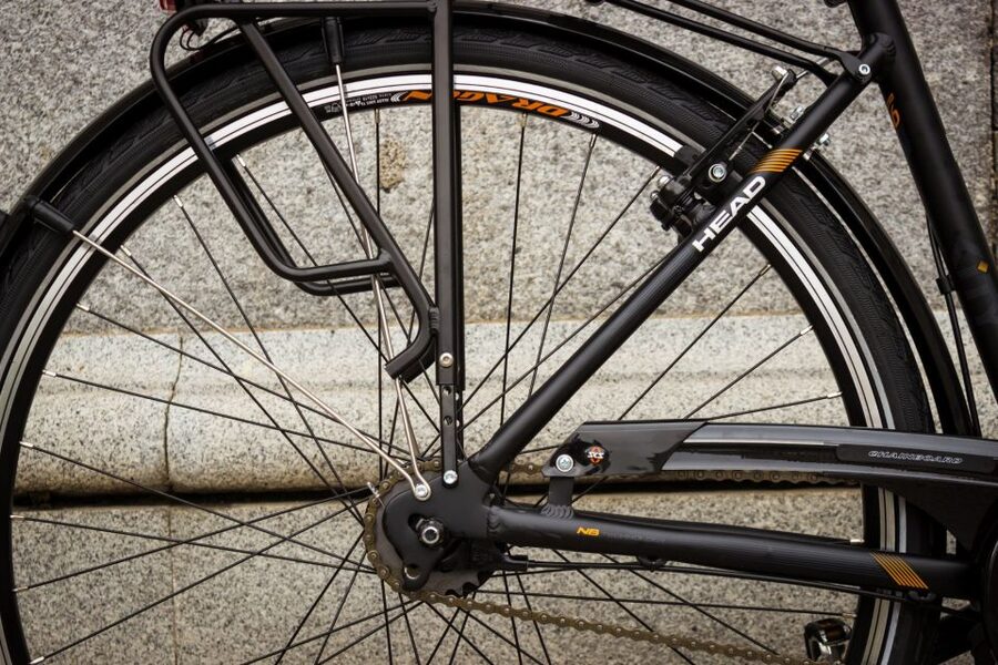 Madrid: 1-Day City Bike Rental - The Bike Setup: Gears, Suspension, Lights, and the Little Extras