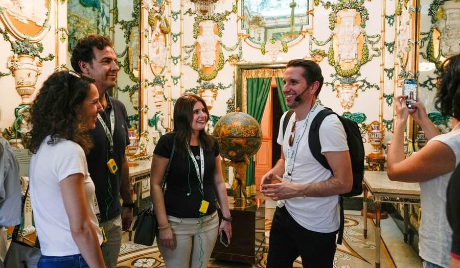 Madrid: 4-Hour Bus Tour with Royal Palace Admission - Plaza de Oriente, the royal neighborhood feeling