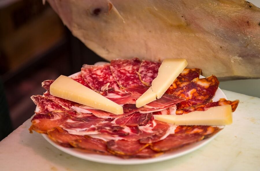 Madrid: Authentic Tapas Evening Tour with a side of History - Why tapas plus Madrid street history is such a good pairing