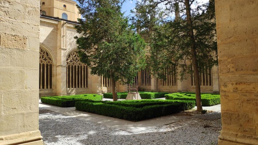 Madrid: Avila and Segovia Day Trip with Tickets to Monuments - Basilica de San Vicente: Romanesque that actually feels physical