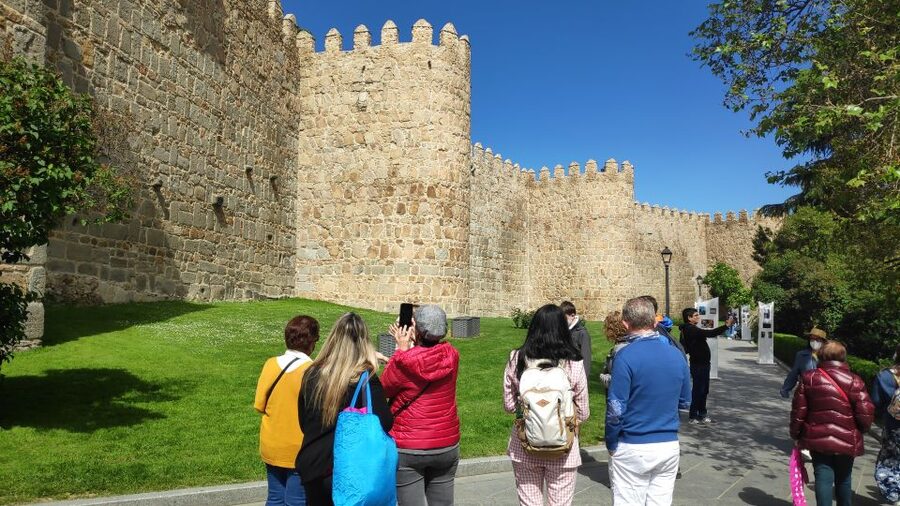 Madrid: Avila and Segovia Day Trip with Tickets to Monuments - Regroup and head to Segovia with your senses ready