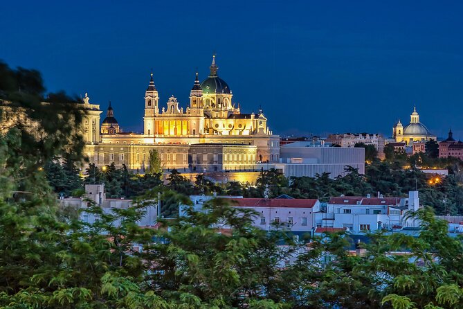 Madrid Best Walking Tour: Old city and Royal sites - Stop 3: Plaza de España and the Cervantes and Don Quixote tribute