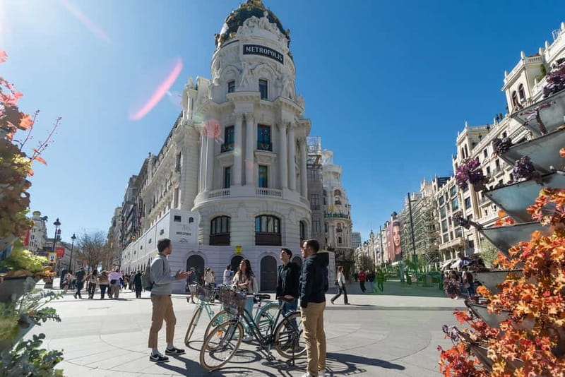 Madrid by bike + PhotoShooting - Electric Bike vs Regular Bike: Choose Based on Your Energy