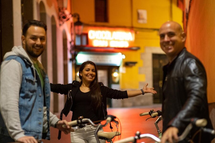Madrid by Night: Vintage Bike Tour Highlights/Optional Tapas - Why Madrid by night looks better on two wheels