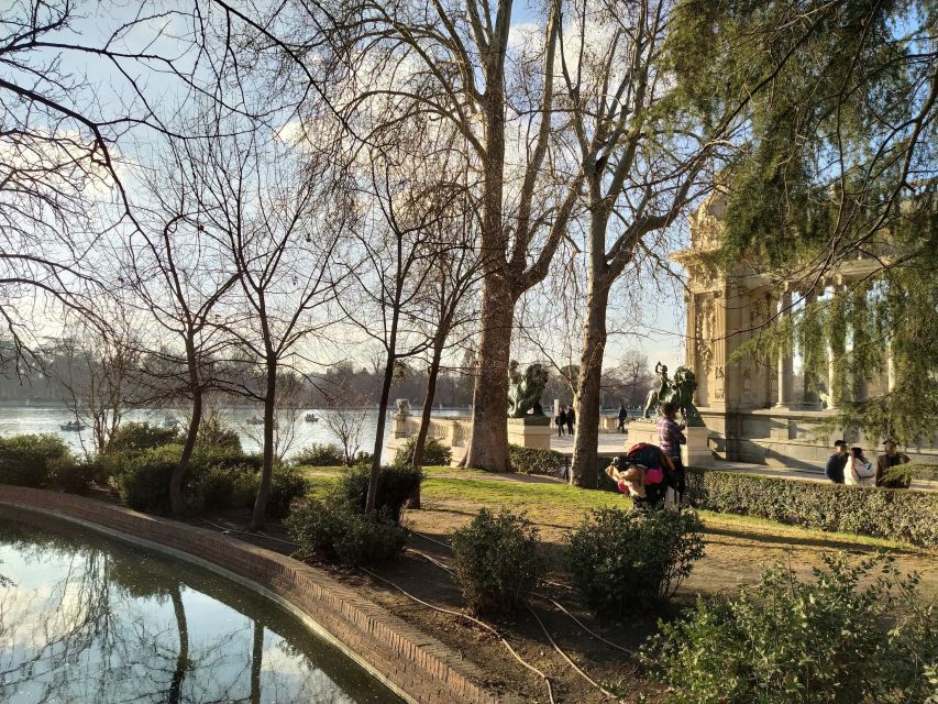 Madrid: Cibeles Rooftop & Retiro Park Guided Walking Tour - Key things I’d focus on before you go