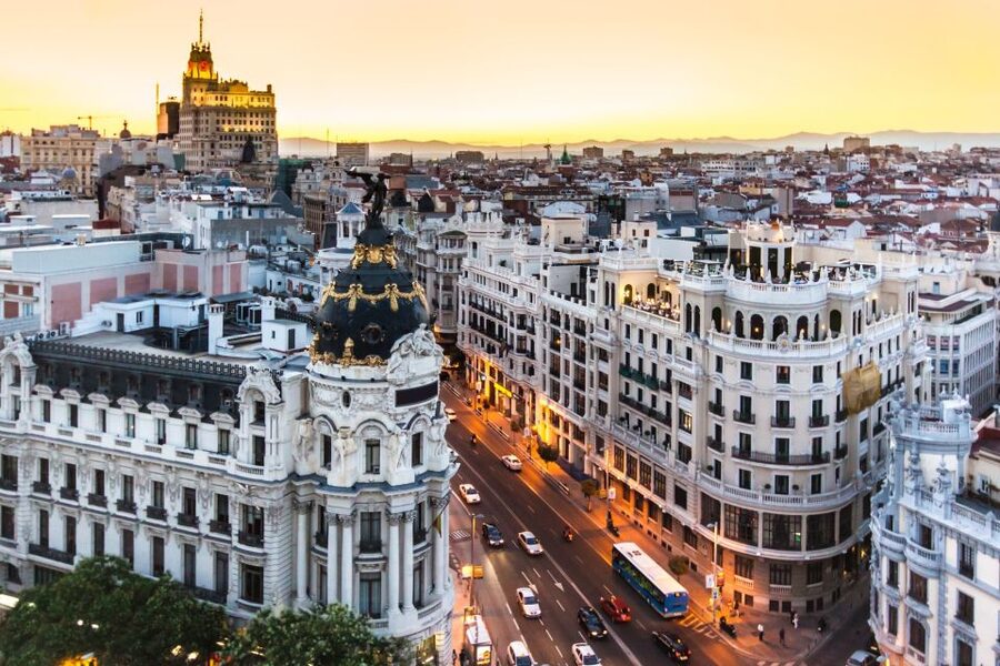 Madrid: Cibeles Rooftop & Retiro Park Guided Walking Tour - Walking From Cibeles Into the City’s Story