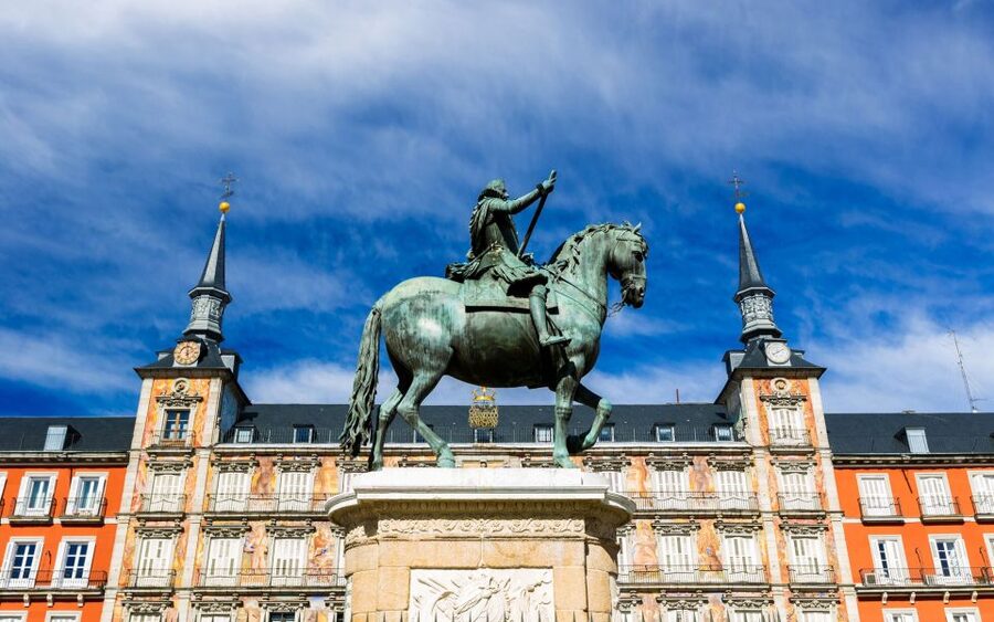 Madrid: City Highlights Guided Walking Tour - Mercado San Miguel for tapas planning, then finish at Plaza Mayor