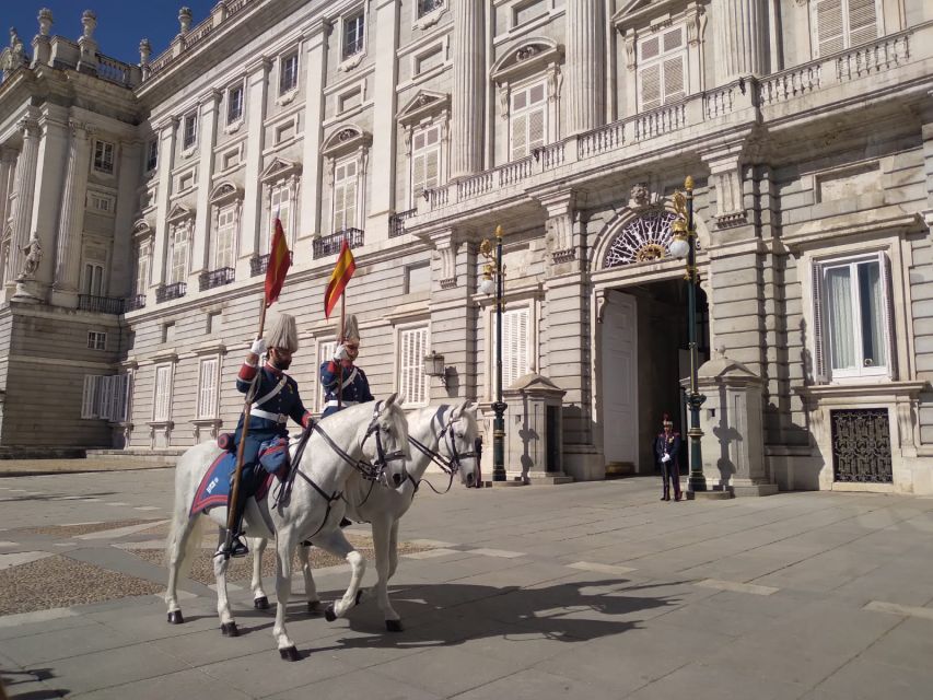 Madrid: City Highlights Guided Walking Tour - How long is the walk, and what to wear so you can enjoy it