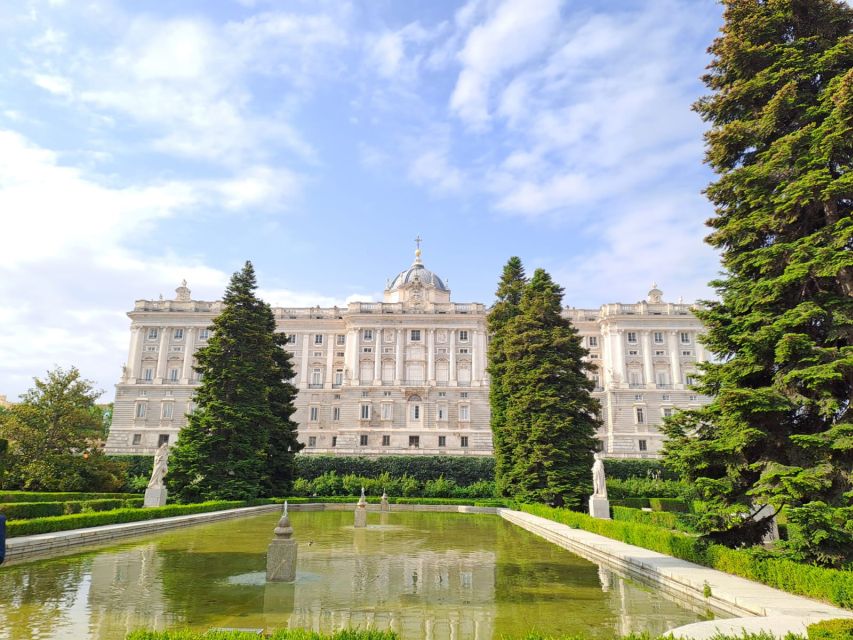 Madrid: City Highlights Guided Walking Tour - Guides like Maria, Ignacio, and Dani, and what their style adds