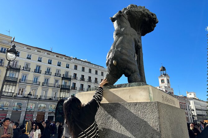 Madrid City Highlights Private Tour for kids and families - Start Smart at Plaza de Isabel II and the First Story Hooks