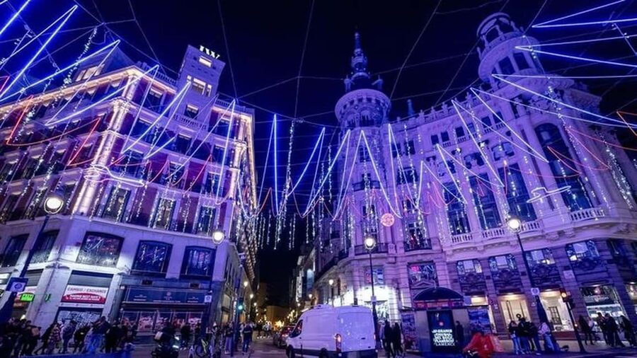 Madrid: City Highlights Tuk-Tuk Tour (2 hours) - Jerónimos and Retiro, getting the “Madrid grandeur” shots plus quieter momentum