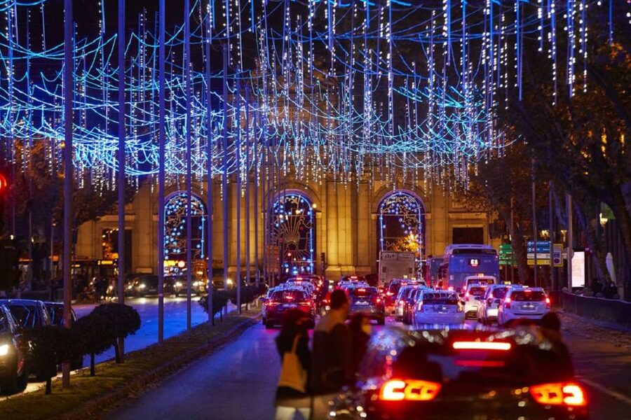 Madrid: City Highlights Tuk Tuk Tour - Puerta de Alcalá and Paseo del Prado: Big City Views, Less Strain