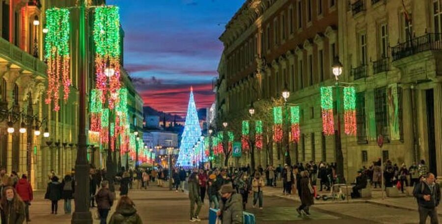 Madrid: City Highlights Tuk Tuk Tour - San Miguel Market: A Short Cut to the City’s Eating Pulse