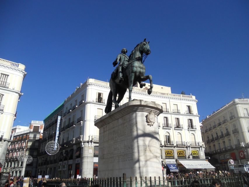 Madrid City Tour: Culture and History - Plaza de la Paja and Plaza de la Villa: the squares that hold old Madrid
