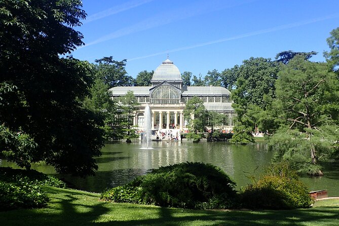 Madrid City Tour | Regular Bike or E-Bike | Reduced Groups - Retiro Park on two wheels: Estanque, Crystal Palace, and a rare breather