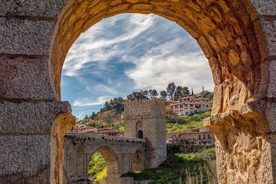 Madrid: Day Trip to Toledo with Walking Tour & Small Group - From Plaza meeting point to the cathedral’s doorstep
