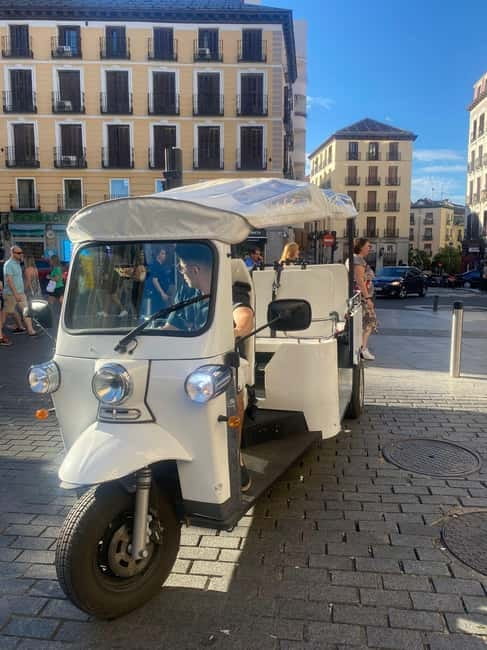 Madrid: Eco-Friendly, Private, and Unique Tuk Tuk Experience - How the guides turn a route into a personal Madrid day
