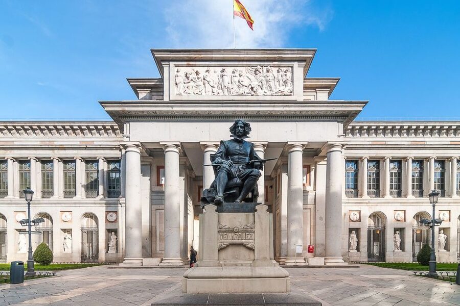 Madrid: El Prado Museum and the Royal Palace Guided Tour - Royal Palace of Madrid: guided skip-the-line inside the big rooms