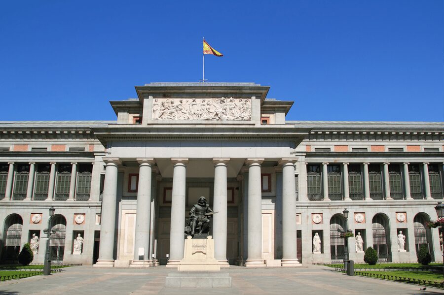 Madrid: El Prado Museum Skip-the-line Guided Tour - The meeting point on Calle Felipe IV, and how to not lose your group