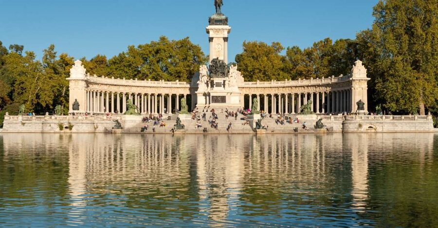 Madrid: El Retiro Park Self-Guided Audio Tour - How the offline audio tour works on your phone