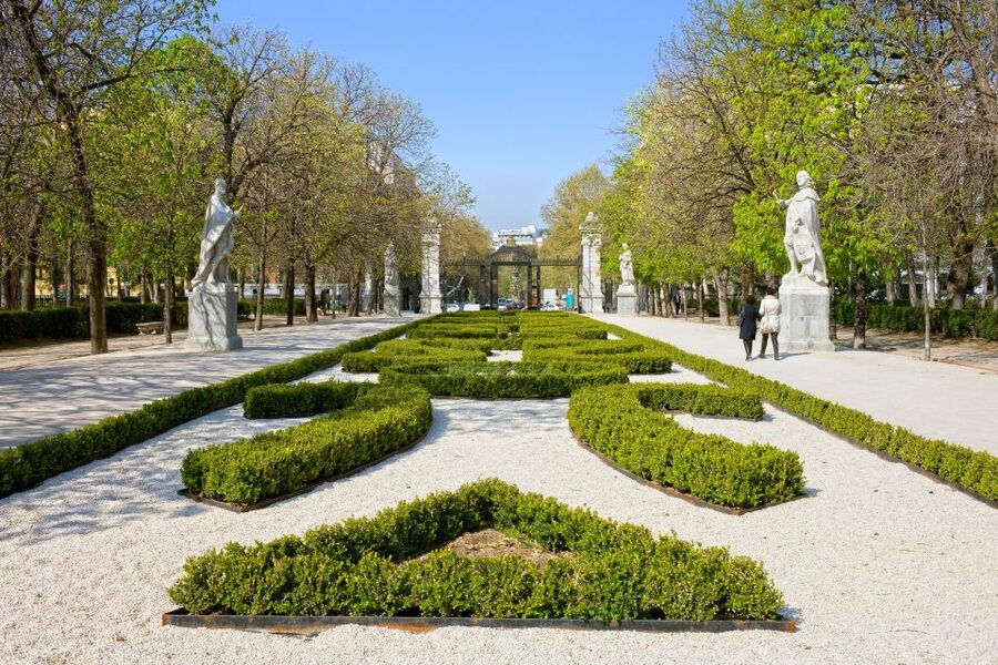 Madrid: El Retiro Park Self-Guided Audio Tour - The best way to start: Saint Jerome Church meeting point