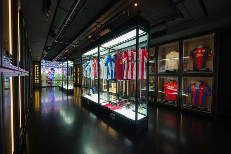 Madrid: Entry Ticket to Legends The Home of Football Museum - 4D Cinema: how the museum turns World Cups into a multisensory show