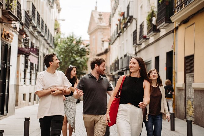 Madrid Evening Tapas and Wine Guided Tour - At La Osita: vermouth on tap and the porrón challenge