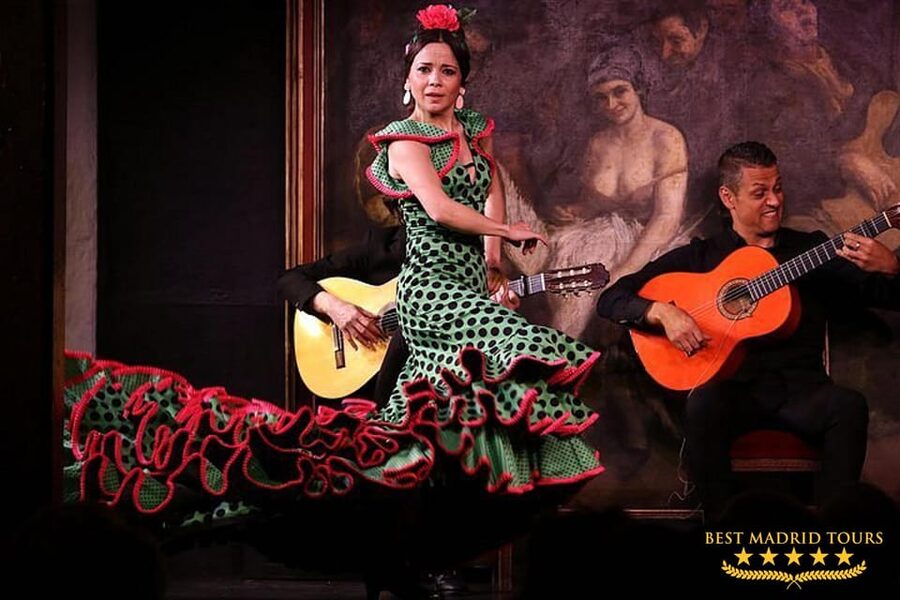 Madrid Flamenco Show and Dinner - Included drink options, and how to keep the night comfortable
