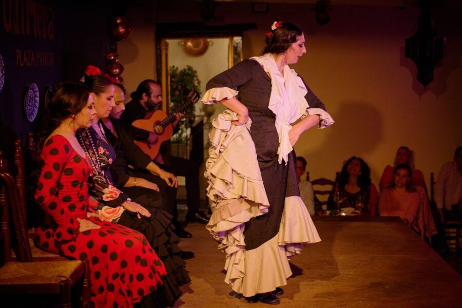 Madrid: Flamenco Show La Quimera with Drinks & Dinner Option - Key Things I’d Plan Around