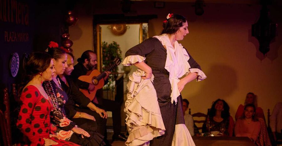 Madrid: Flamenco Show La Quimera with Drinks & Dinner Option - Ticket Choice That Actually Changes Your Evening: Drinks or Dinner
