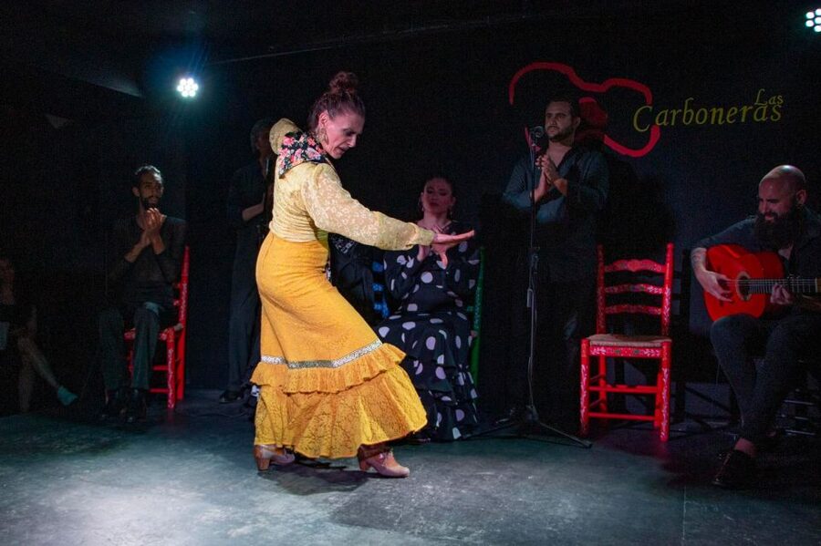 Madrid: Flamenco Show with Tapas and Wine Tour - Tablao Flamenco, an intimate 1-hour flamenco show with your drink